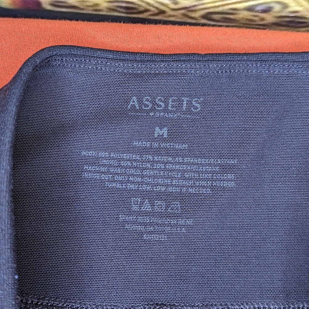 Assets by SPANX Black Leggings Size Medium - Picture 3 of 5